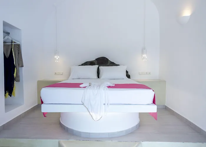 أسماء سويتس * ثيرا